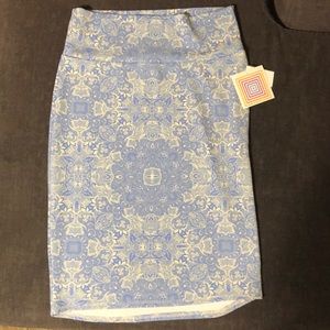 ⭐️ BUY 1 GET 1 NWT Lularoe Cassie  Blue off-white